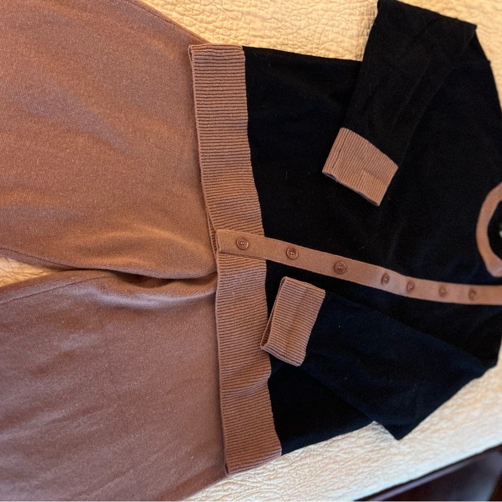 Cute comfortable lounge set.